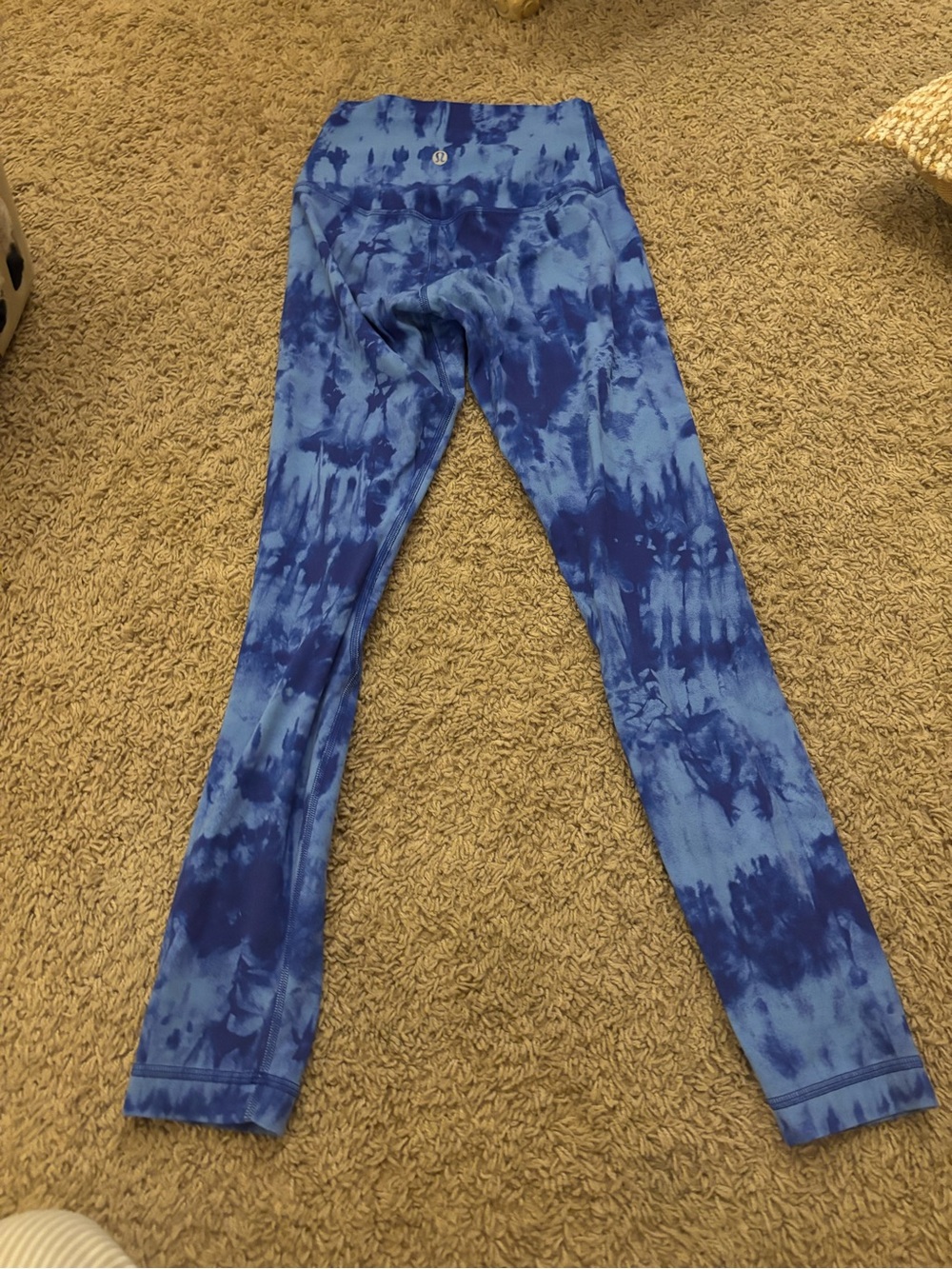 NWOT lululemon athletica Blue Tie-Dye Leggings SIZE 4 flawless size tag cut off